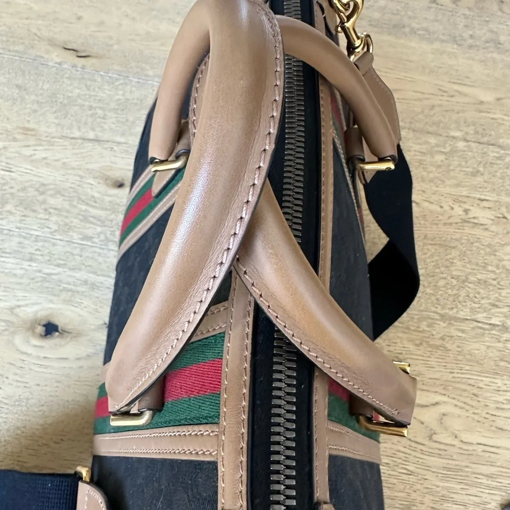 Gucci GG Logo Plaque Top Handle Bag.  Like new.  Authentic from Gucci - Picture 3 of 13